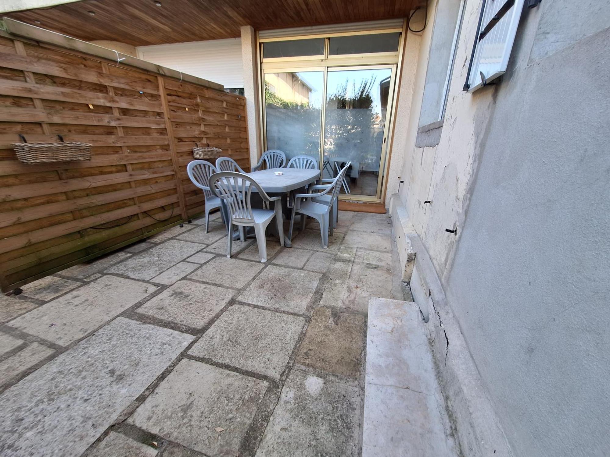 Le-Bon-Appart De Plain-Pied Avec Terrasse Auxonne Ngoại thất bức ảnh